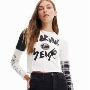 Flocked t-shirt with handwritten details